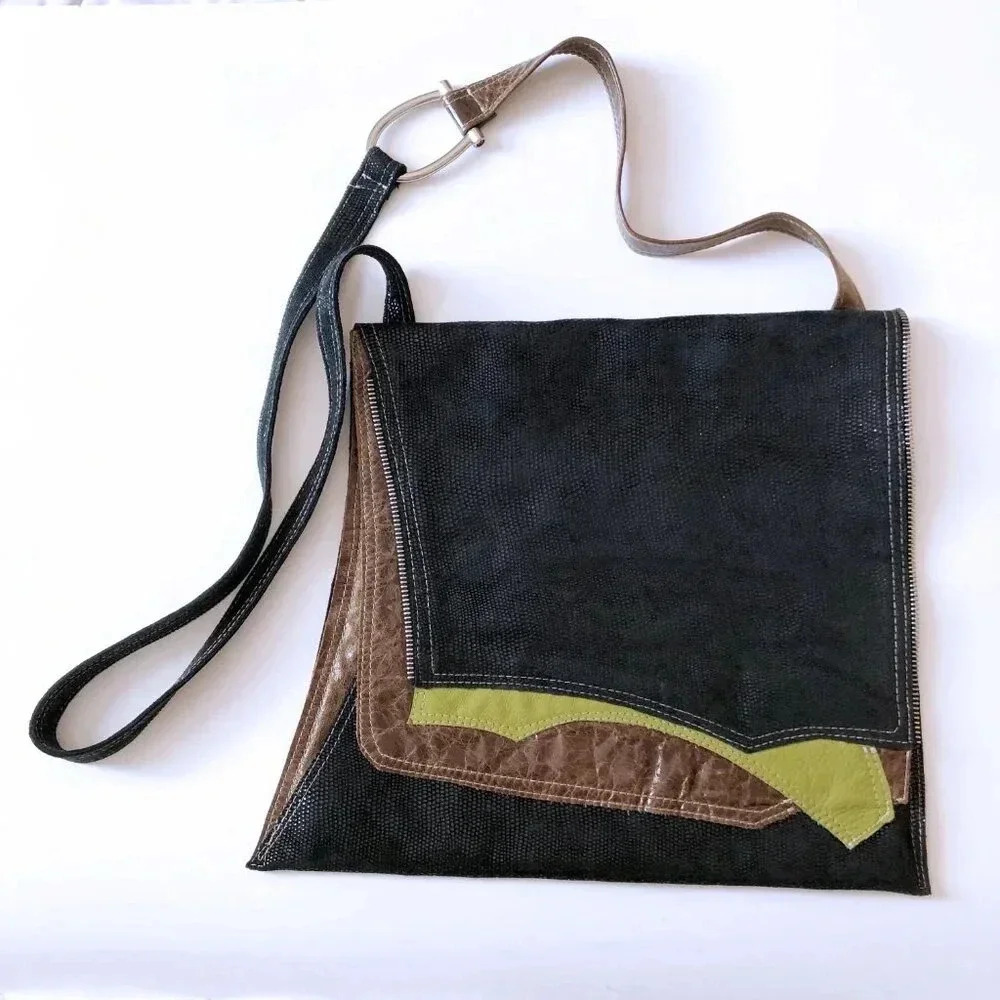 Unique Handcrafted Crossbody Leather Bag 🇨🇦